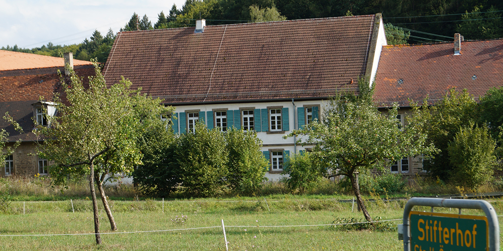 Historisches Gebäude des Versuchsguts Stifterhof